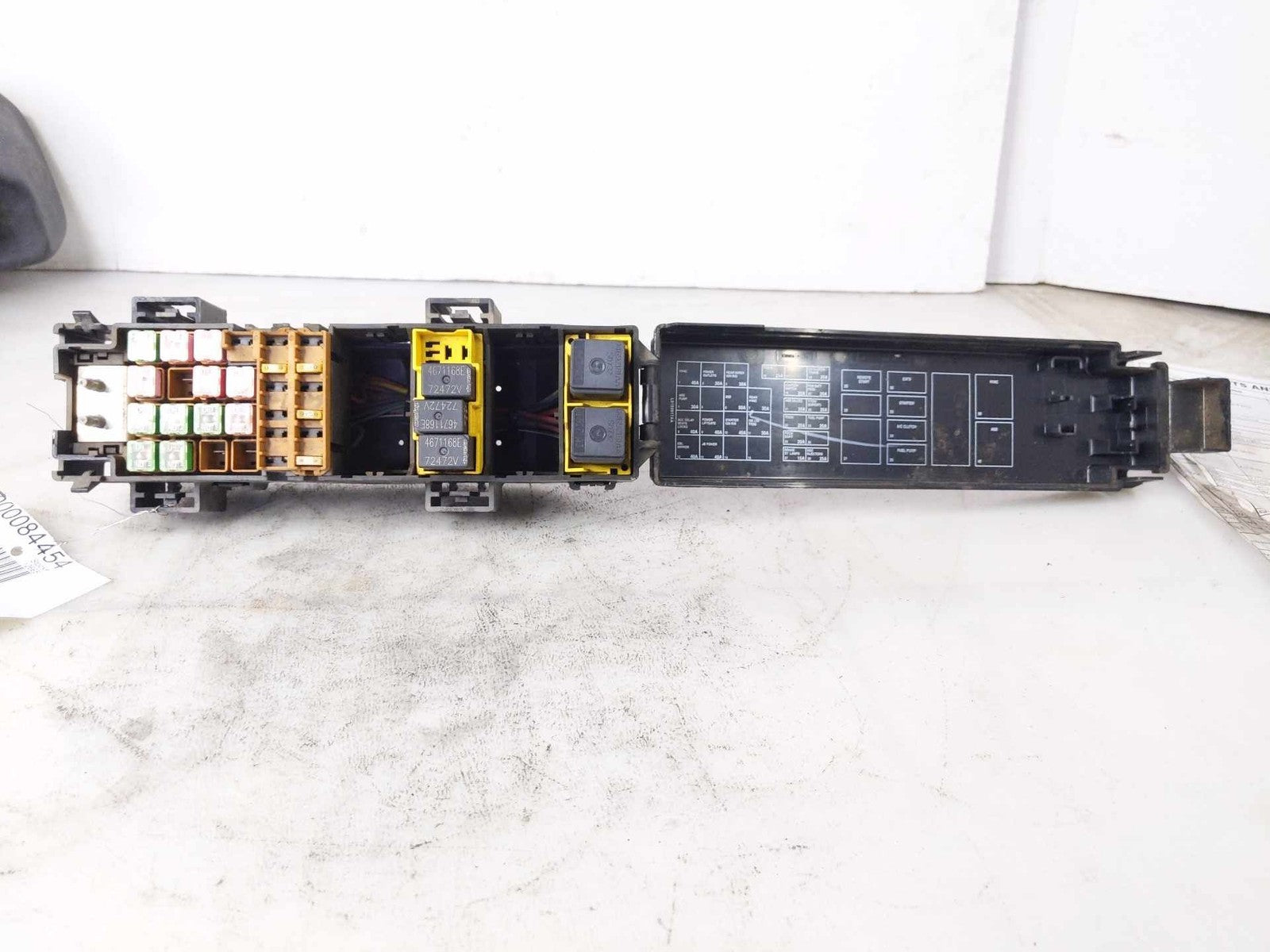 Chassis Brain Box (power supply includes fuse box) JEEP GRAND CHEROKEE 070